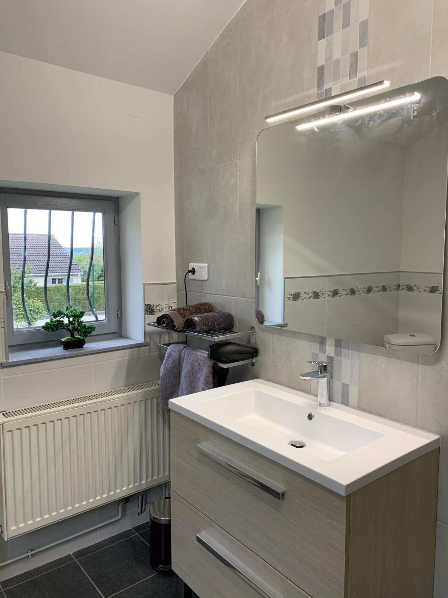 Maison Piscine Et Jacuzzi Saint-Germain-des-Fosses Kamer foto